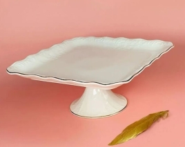 102-153 Квадратное блюдо 29см на ножке АГАТА в под.уп.(х6) Фарфор