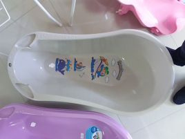 Ванна детская с клапаном для слива воды и апликацией бежевый 1000х490х305мм
