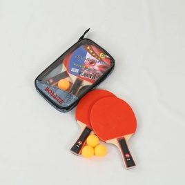 Набор для игры в настольный теннис с ракетками из дерева и полимера и три шарика из пластмассы E3988